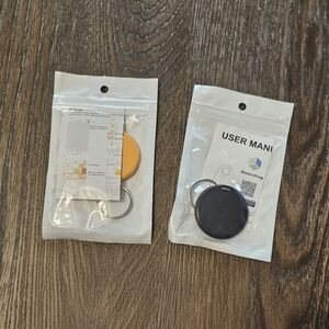 2 Bluetooth Tracker, Smart Tag GPS Locator Tracking Device, Item Finder for Keys